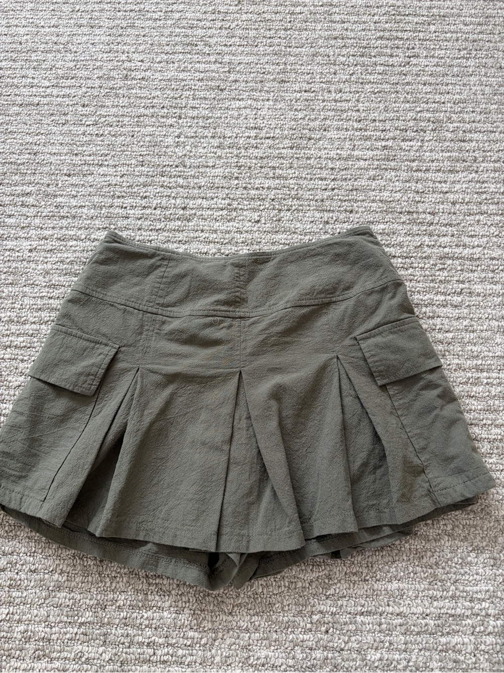 iris Olive Green Pleated Skort with Cargo Pockets